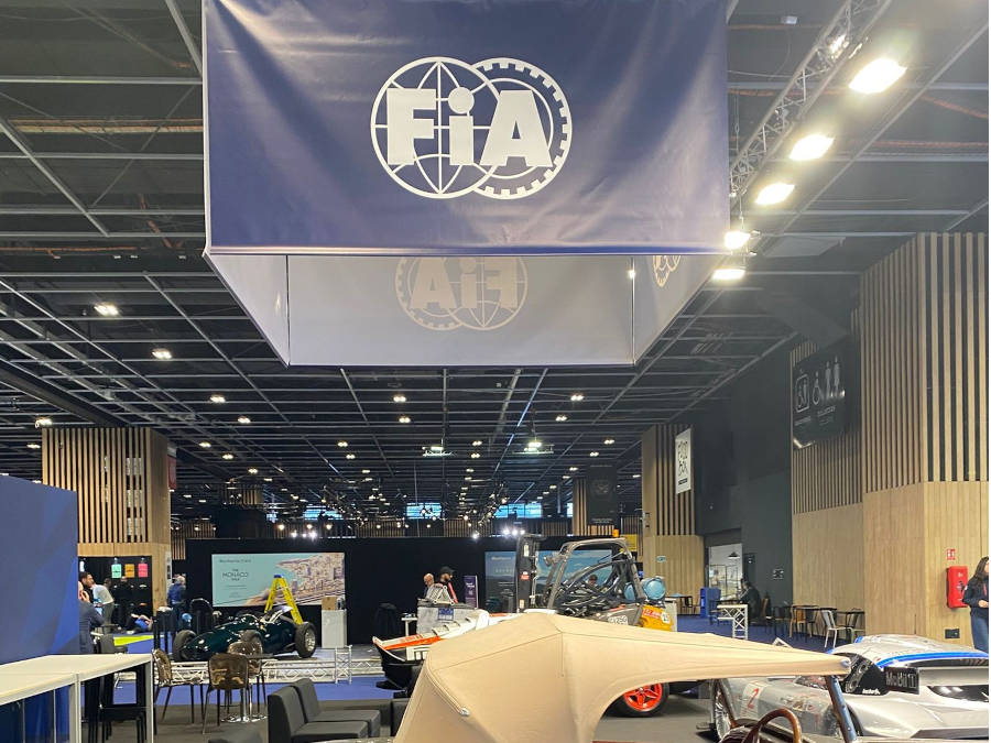 La signalétique haute, indispensable pour les stands de salon pro