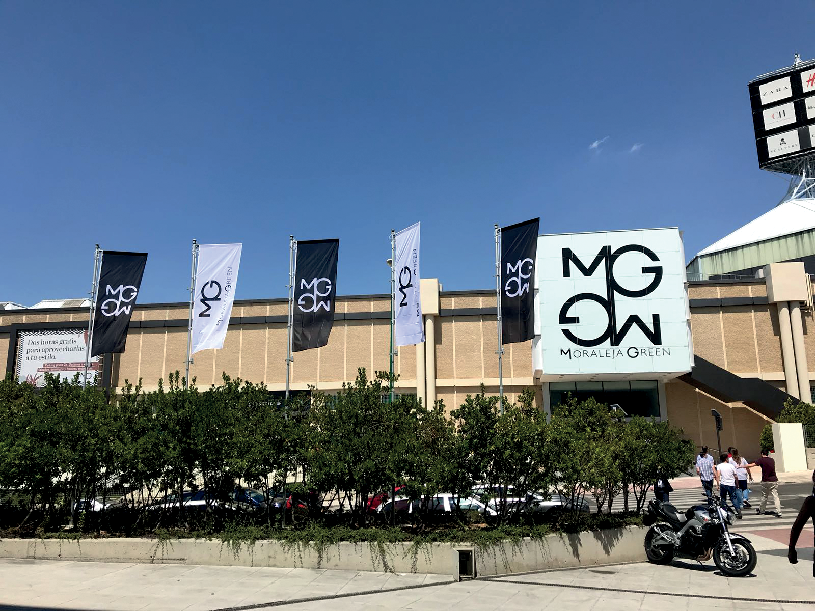 Un pavoisement professionnel pour entreprise réalisé par Doublet