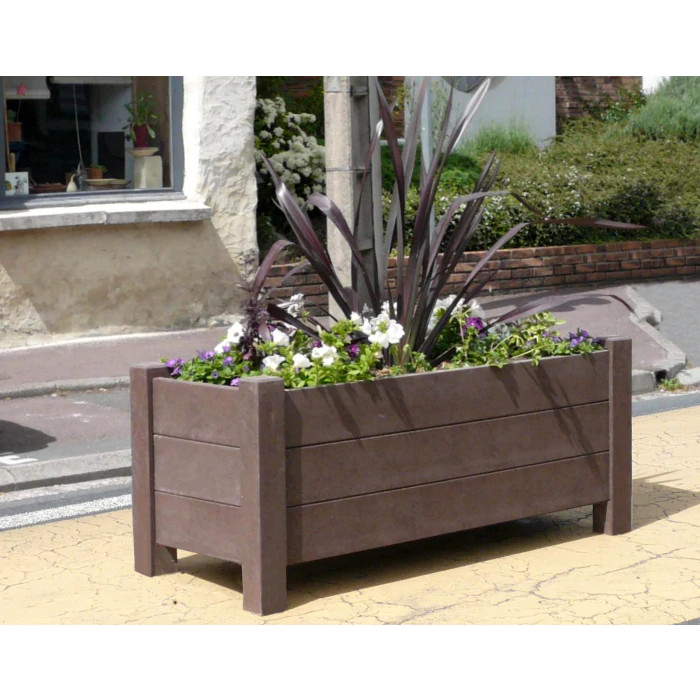 Exemple d'une jardinière sur une place publique