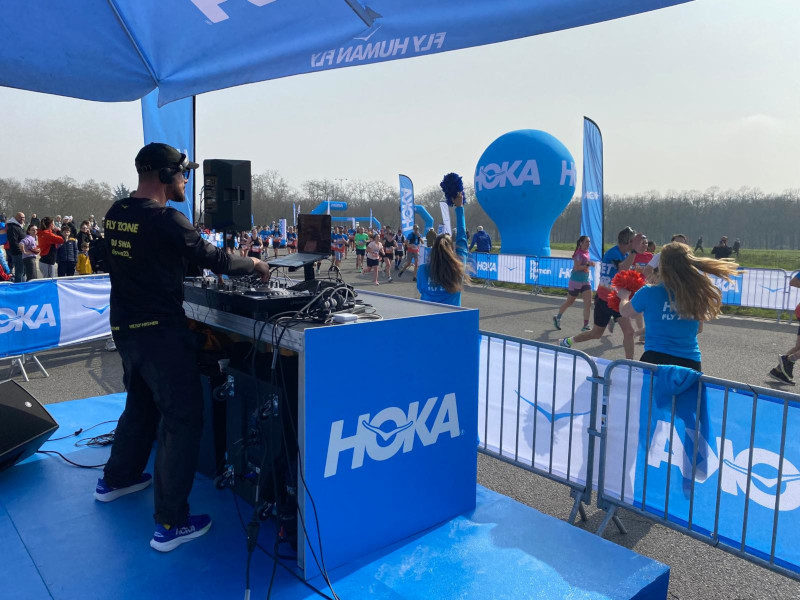 La zone de départ du semi marathon de Paris 2026