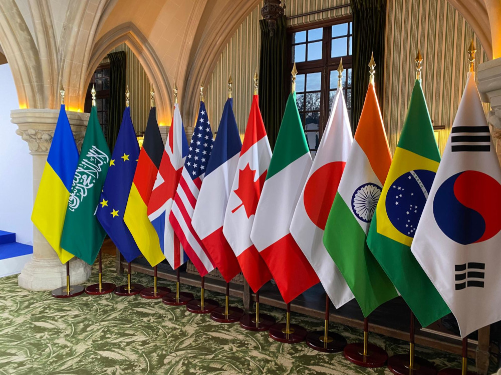 Drapeaux officiels des nations participant au G7 Drapeaux officiels des nations participant au G7 en France en mars 2026