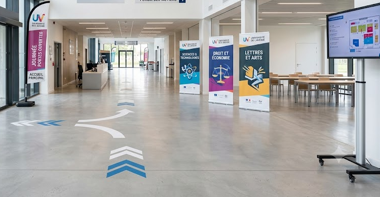 Roll-ups personnalisé et signalétique pour une journée portes ouvertes Roll-ups personnalisé et signalétique pour une journée portes ouvertes