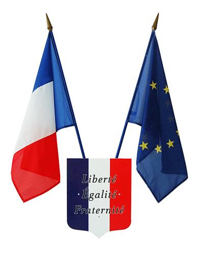 Drapeaux français et européen Doublet