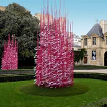 Exposition photos "Estée Lauder Pink Ribbon" à l'Hôtel de Sully