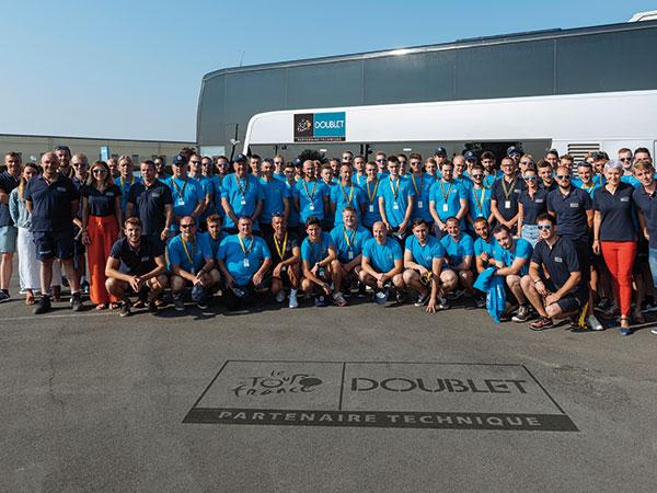 Les men's in blue prêt pour le départ du Tour de France