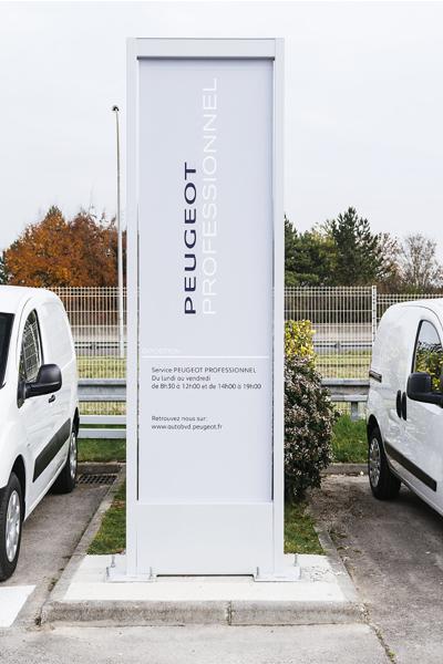 Totem pour concessionnaires Peugeot