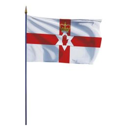 Drapeau de l'Irlande du Nord (UK) sur hampe