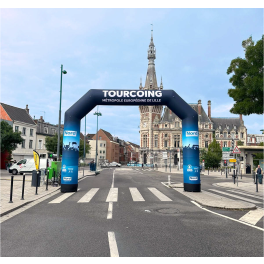 Arche reverso utilisée pour le relais de la flamme olympique à Tourcoing