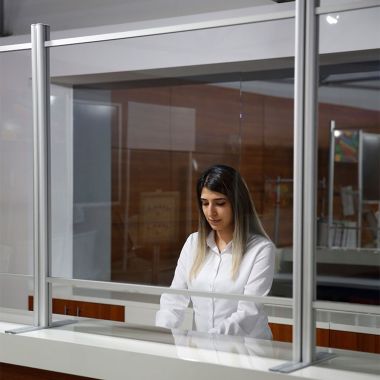 Vitre de protection Plexiglas en situation