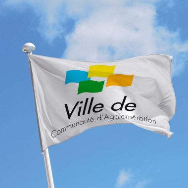 Drapeau personnalisé sur mat