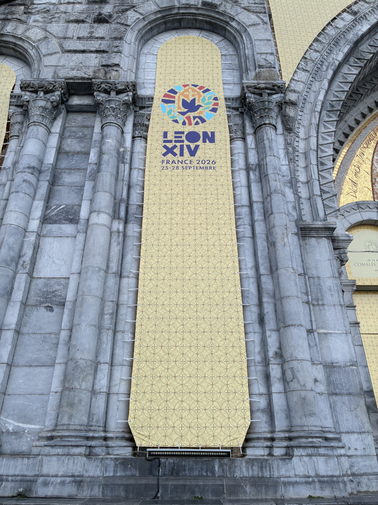 Habillage grand place Lourdes Habillage grand place Lourdes