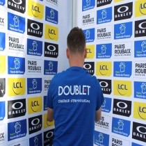 Photocall et mur d'image personnalisé : comment choisir, concevoir et installer le vôtre ?