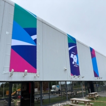Affichage monumental sur façade : comment Decathlon a célébré ses 50 ans en quelques jours seulement ?