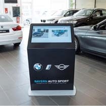 Des bornes digitales et interactives pour BMW