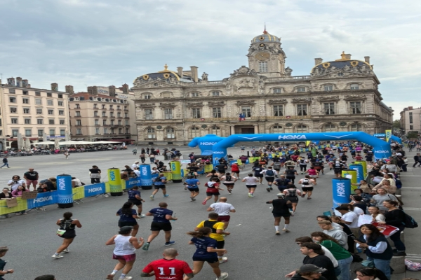 Comment organiser l’habillage événementiel d’une course urbaine de 36 000 coureurs ? Le cas de Run In Lyon