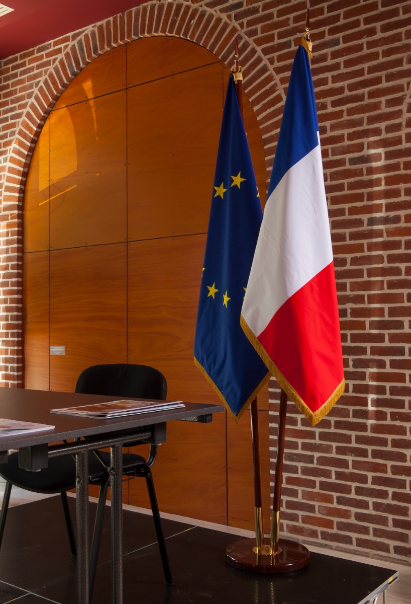 Pavoisement drapeaux France et Europe Mairies